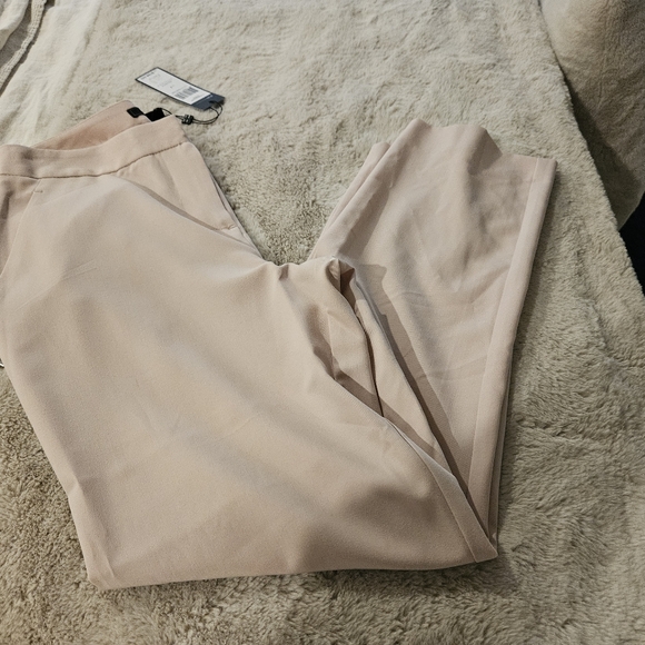 Bcbgmaxazria Set - Picture 3 of 3